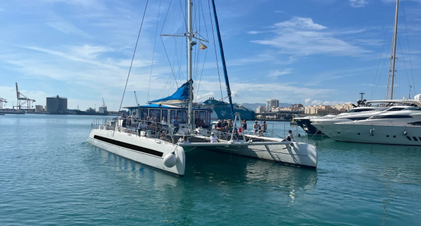 Location de grand catamaran à Barcelone - le Big Space au Port Olímpic avec jusqu'à 125 invités