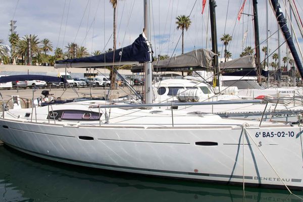 Alquiler de barco por horas en Barcelona - charter privado flexible desde Port Olímpic